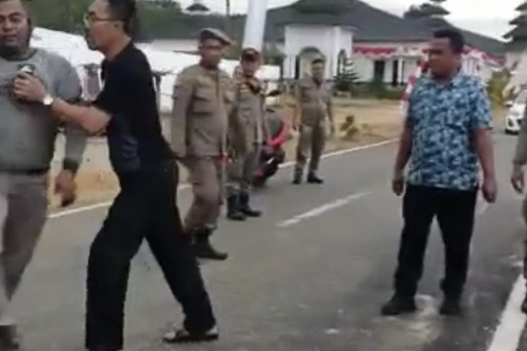 Bupati Labusel Dinilai Tak Beretika Sikapi Warganya yang Hendak ke Rumdis