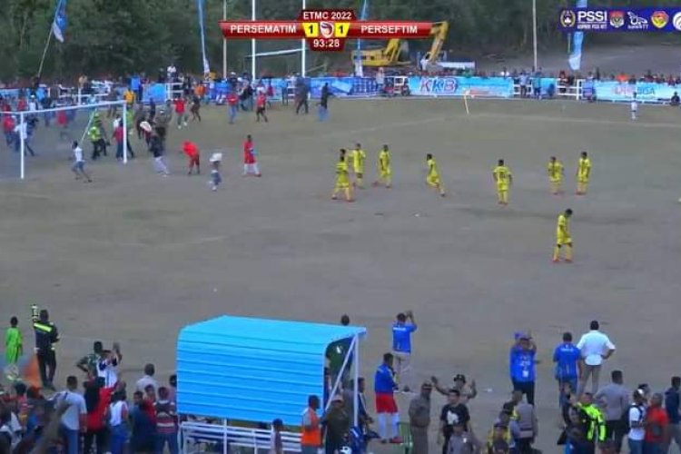 Pertandingan Perseftim Melawan Persematim di Stadion Gelora 99 Lembata Diwarnai Ricuh