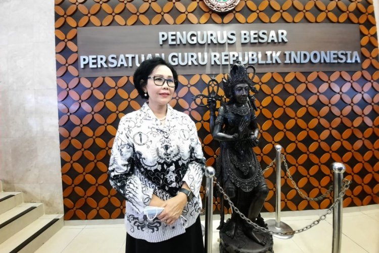 Ketua Umum PGRI Ketemu Jokowi Bahas Naikkan Tunjangan Guru