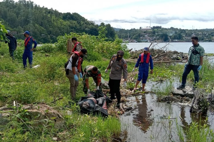 Warga Temukan Mayat Wanita Mengambang di Danau Toba