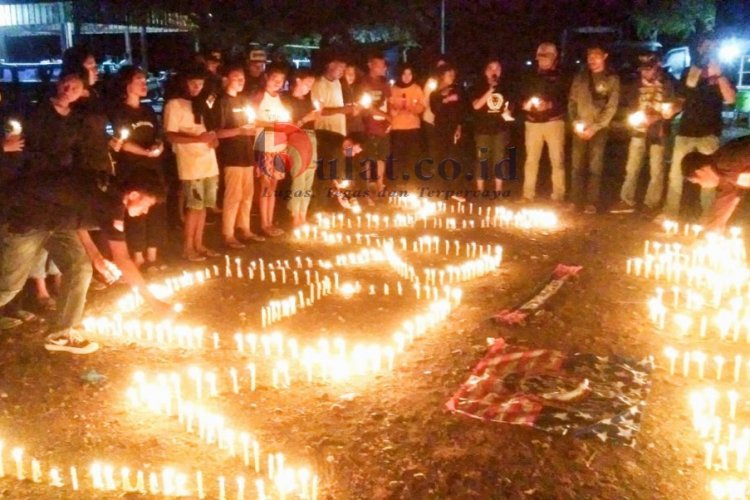 Suporter Persebata Nyalakan Seribu Lilin Untuk Korban Tragedi Kanjuruhan