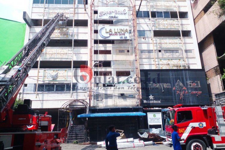 Diduga Ulah GPOT, Eks Gedung Super Prisai Plaza Medan Terbakar