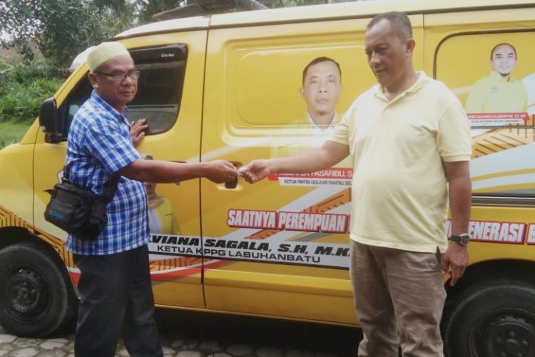 Ketua PK Rantau Selatan Partai Golkar Beri Mobil Ambulance Kepada Warga Tanjung Medan Di HUT Partai Golkar Ke-58