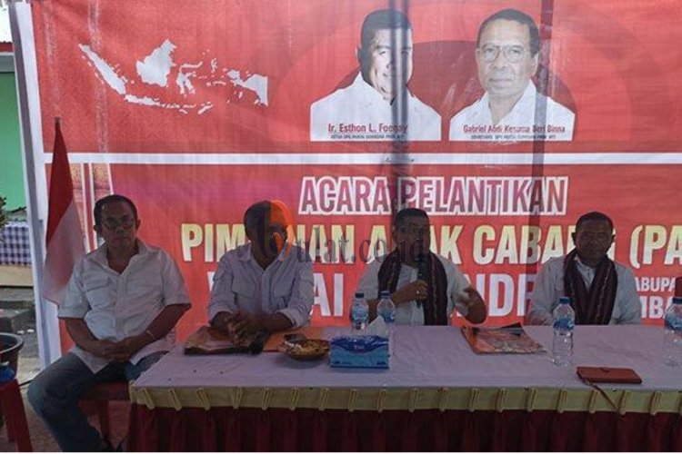 Esthon Foenay Ajak Kader Partai Gerindra di Lembata Santun Berpolitik