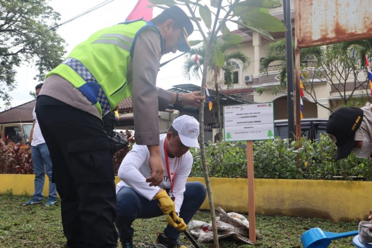 Polisi Jaga Ketat Pertemuan Delegasi IMT-GT Saat Penanaman Pohon di Taman Gajah Mada