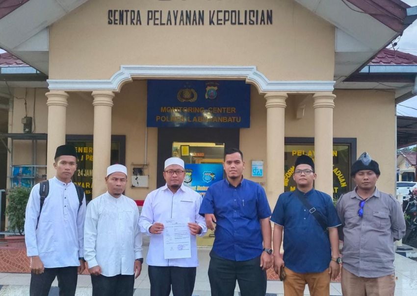 Ustadz Rendi Fitra Yana laporkan Amin Wahyudi ke Polres Labuhanbatu atas dugaan kasus pencemaran nama baik