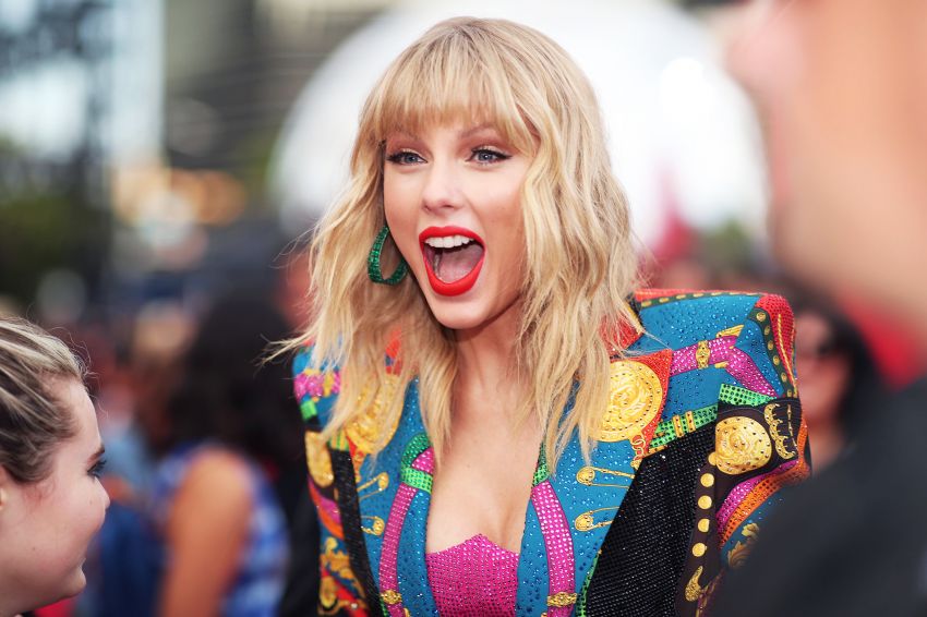 Raih 6 Penghargaan di AMA 2022, Apa Menariknya Album Taylor Swift?