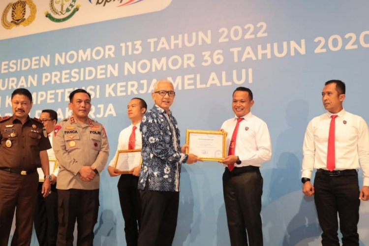 Polda Sumut dan Polres Pelabuhan Belawan Terima Penghargaan Dari Kementerian Perekonomian RI