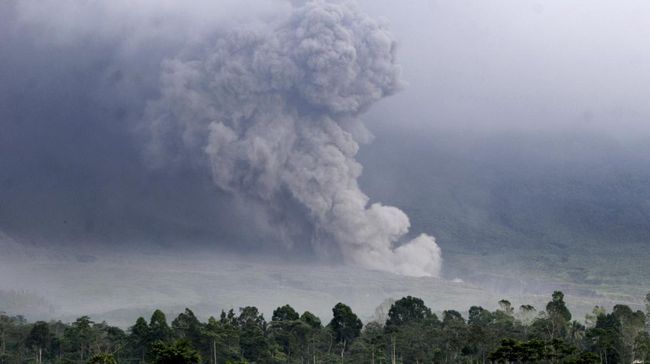 Pengungsi Gunung Semeru Tersebar di 21 Titik