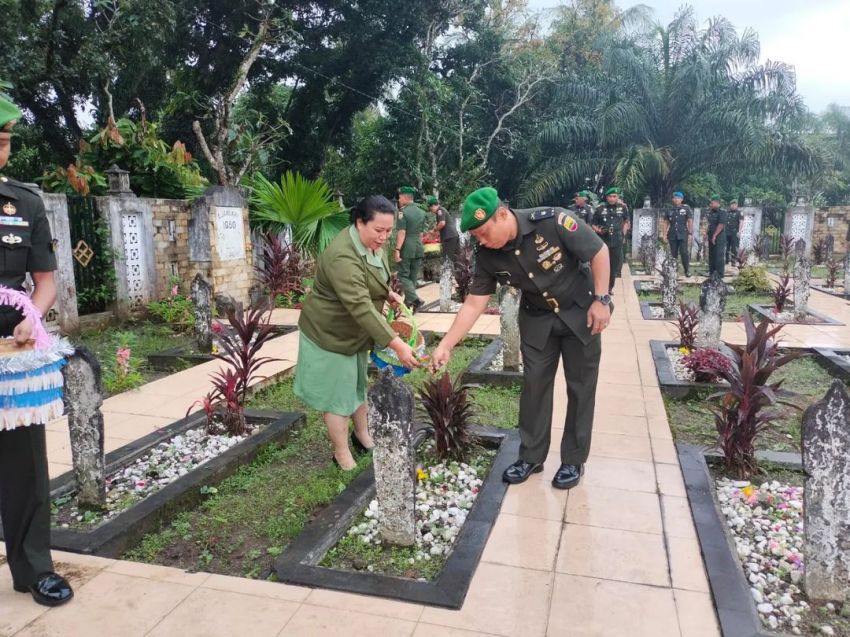 Peringati Hari Juang TNI AD, Kodim 0203/Langkat Gelar Ziarah