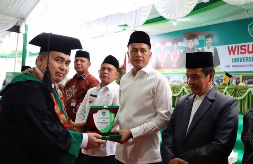 Hadiri Wisuda Mahasiswa Univa Labuhanbatu, Musa Rajekshah: Bercita-citalah Jadi Pemimpin