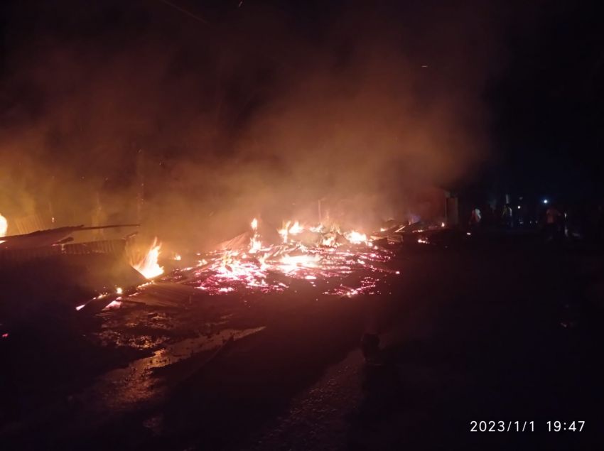 Sembilan Kios di Batang Serangan Langkat Ludes Terbakar