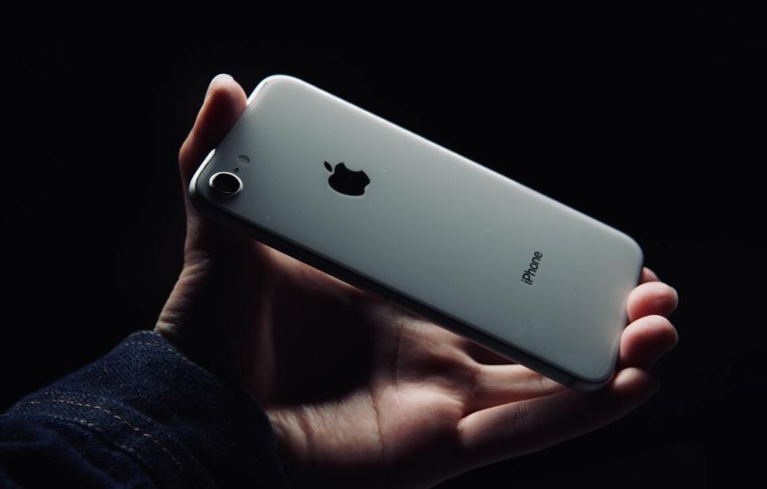 iPhone 16 Disebut-sebut Gunakan Kamera Face ID di Bawah Layar