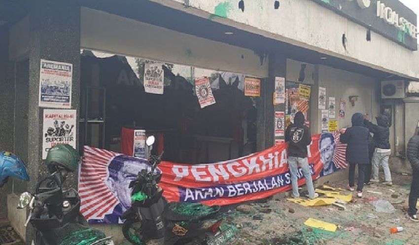 Update, 107 Orang Diamankan Polisi Pasca Ricuh Demo di Kantor Arema FC