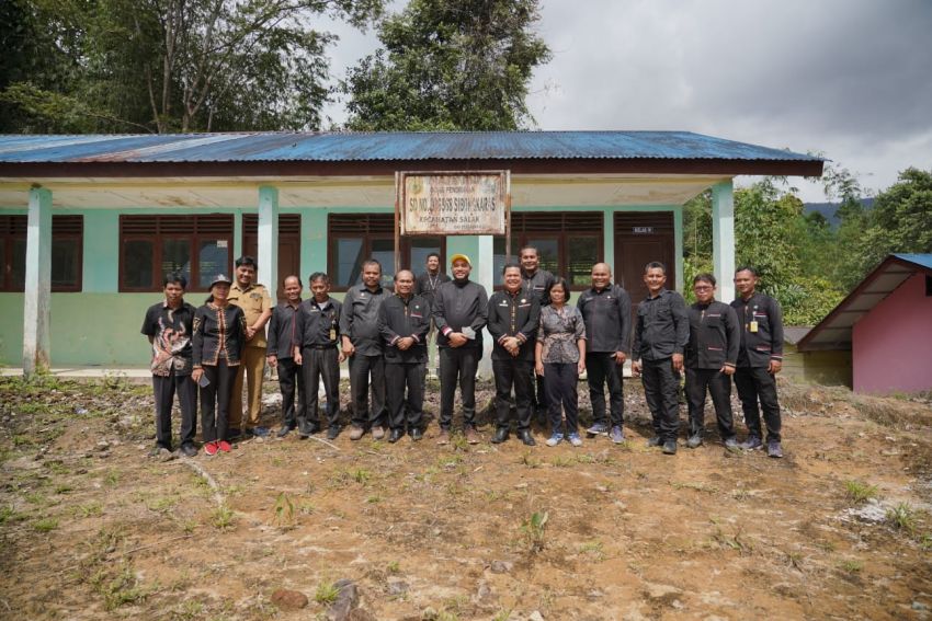 Kunjungi Desa Sibongkaras, Bupati: Desa Ini Menjadi Salah Satu Desa yang Menjadi Fokus Perhatian Saya