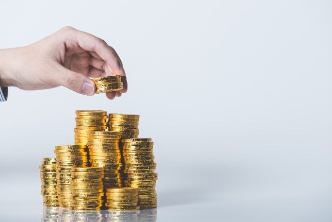Harga Emas Berbalik Arah, Ambruk 1,95% Dibanding Kemarin