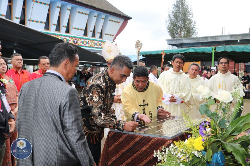 Wabup Karo Hadiri Peresmian Gereja Katolik Stasi Berastepu