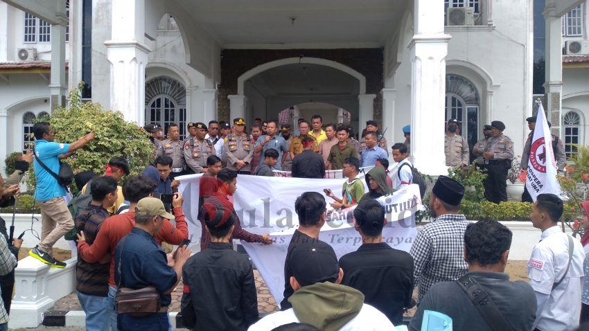 Berikut Alasan Mengapa Rumdis DPRD Asahan Seperti 'Rumah Hantu'
