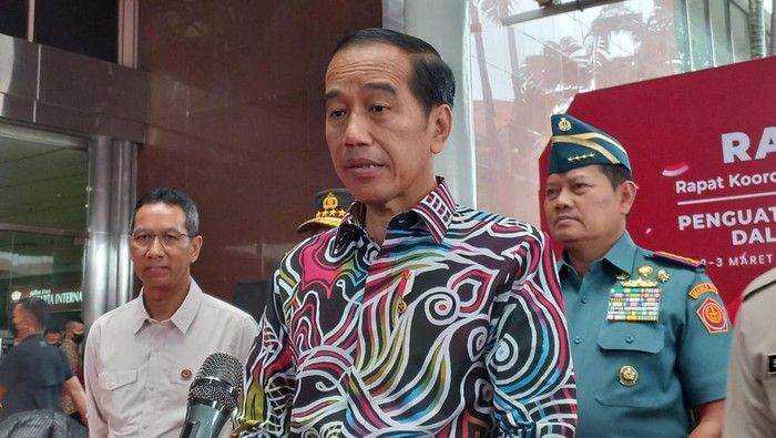 Presiden Jokowi Minta Utamakan Evakuasi Korban dan Penanganan Warga Terdampak Insiden Depo Pertamina Plumpang
