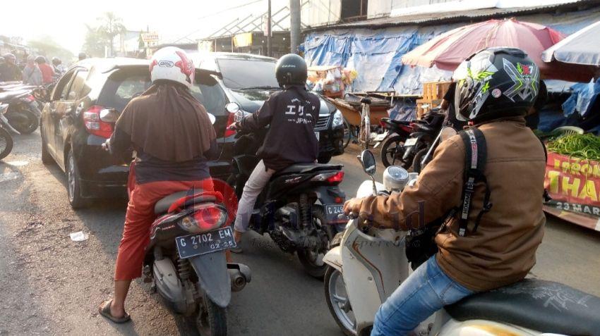 Kemacetan Setiap Pagi di Pasar Kota Pemalang, Bikin Pusing Warga yang Melintas