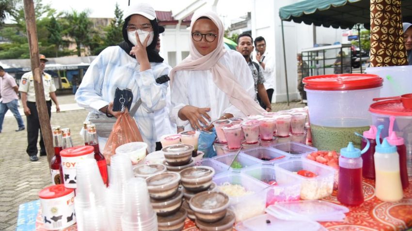 Poken Pabukoan Adian Pardomuan Hari Pertama Ramai Dikunjungi Warga