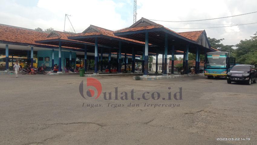 Ribuan Pemudik Serbu Terminal Tipe B di Pamekasan