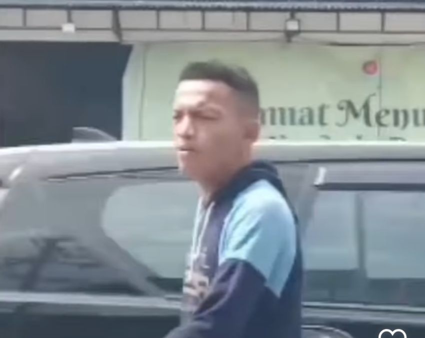 Gegara Uang Parkir, Jukir Pukul Driver Ojol di Medan, Aksinya Viral di Medsos