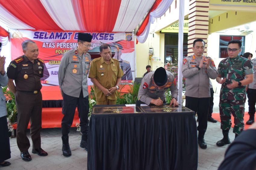 Kapolda Sumut Resmikan Mapolsek Pantai Labu di Deli Serdang