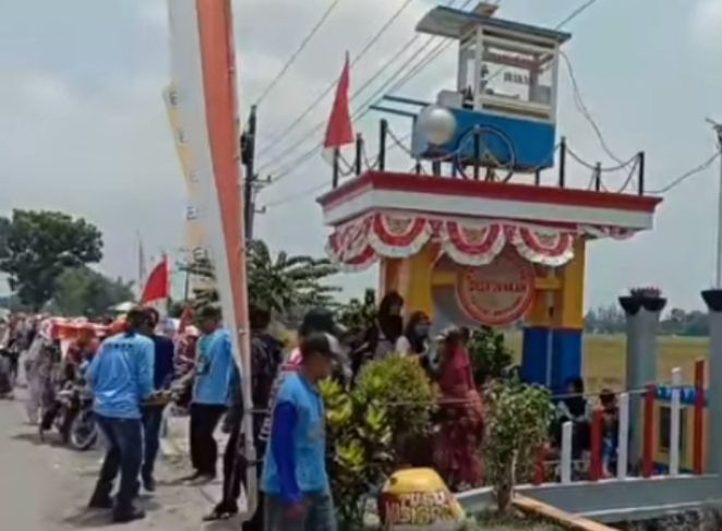 Ribuan Warga Serbu Tugu Gerobak Nasi goreng di Pemalang, Ini Penyebabnya