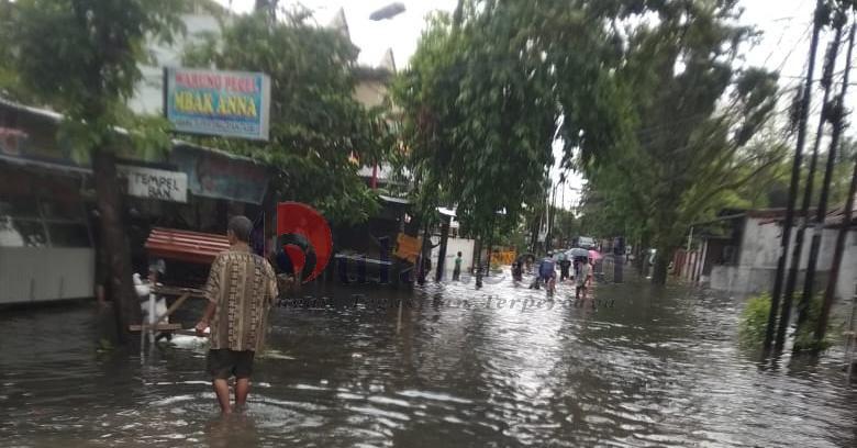 Warga Perjuangan Setia Budi Medan Keluhkan Drainase Buruk