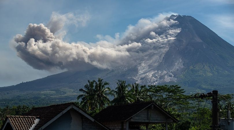 Lagi, Gunung Merapi Keluarkan Awan Panas Sejauh 2 Kilometer