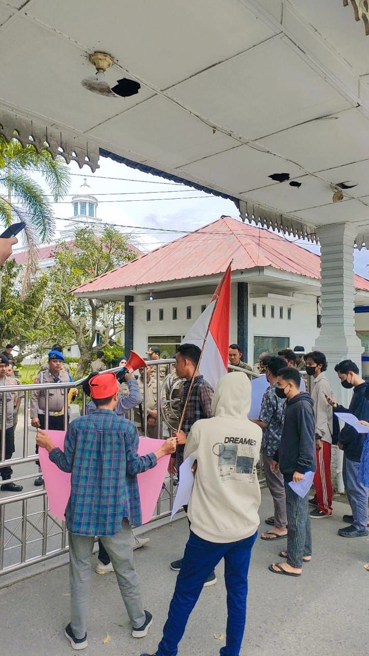 JAM Labuhanbatu Kembali Geruduk Kantor Bupati, Tanyakan Izin THM Brother Station