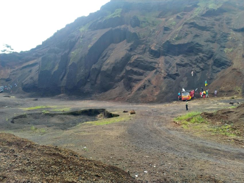 Ini Tambang Tersembunyi Penghasil Pasir Malang di Karangreja