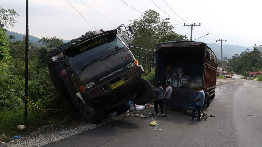 Awas! Jalinsum Batu Jomba Rawan Lakalantas