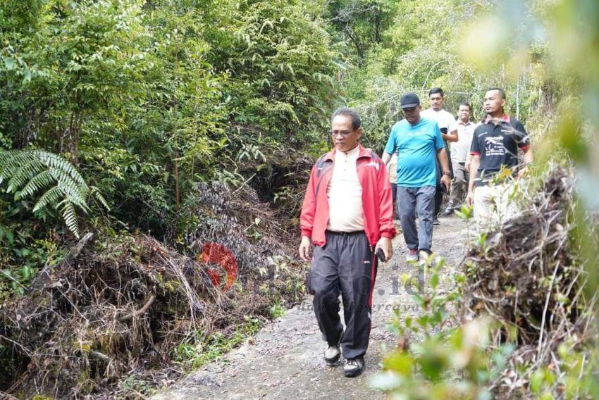 Jalan Santai di Delleng Sindeka, Sekda: Olahraga Penting Untuk Kesehatan