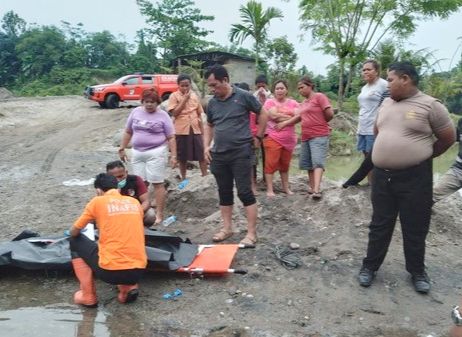 Jasad Seorang Wanita Tanpa Celana dan Kepala Terluka Ditemukan di Sungai Pancur Batu