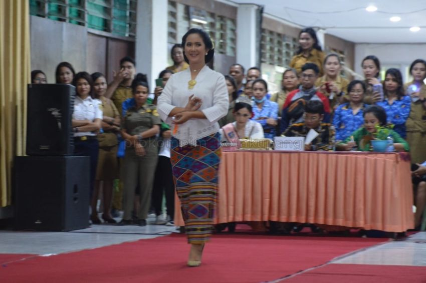 Sambut Hari Kartini, DWP Kota Kupang Gelar Fashion Show