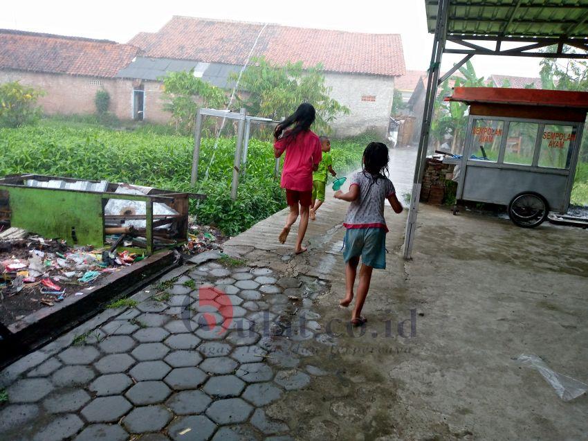 Suasana Damai Kampung Mengoneng Jelang Lebaran Sepi