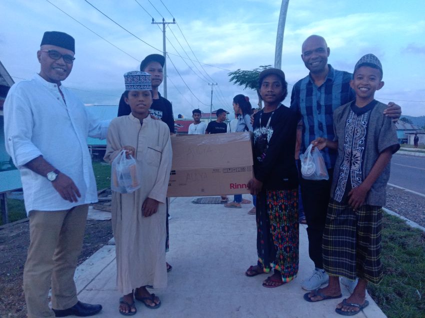 Wujudkan Toleransi, Kanis Jehabut Berbagi Takjil