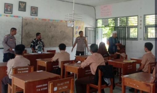 Personil Polsek Batang Angkola Gelar Sosialisasi Penerimaan Calon Anggota Polri