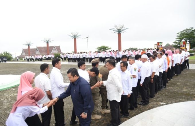 Pimpin Apel Gabungan Pasca Libur Lebaran, Ini Pesan Bupati Tapsel