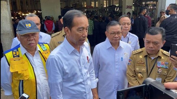 Jokowi Singgung Kenaikan Harga Telur Saat Kunjungan Pasar di Jambi