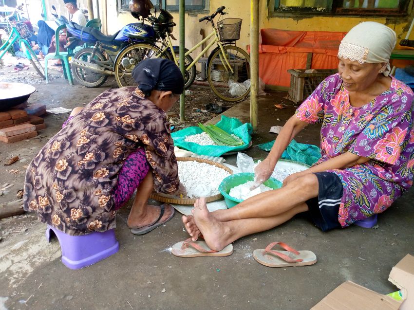 Begini Proses Pembuatan Makanan Bubur Cadil Khas Pemalang