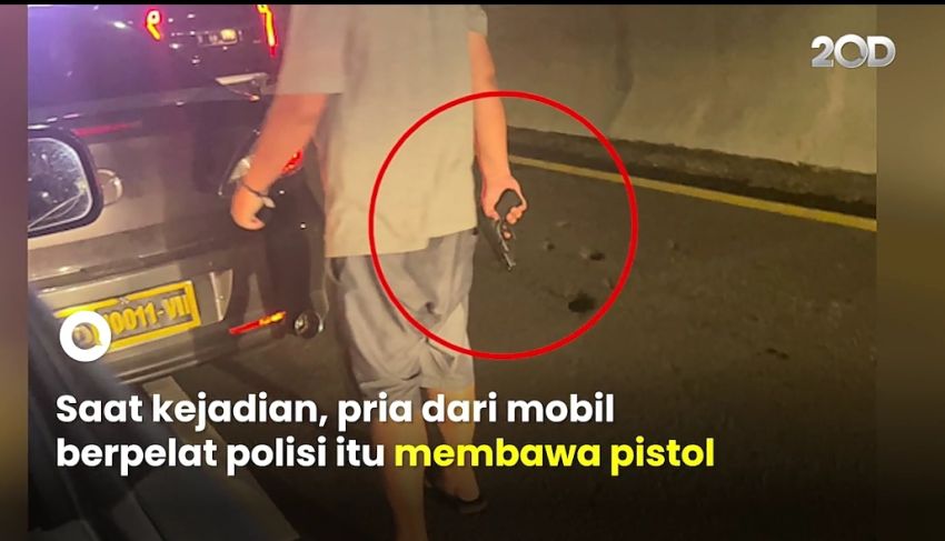 Pria "Koboy" Pengendara Mobil Dinas Polisi Tenteng Pistol di Tol