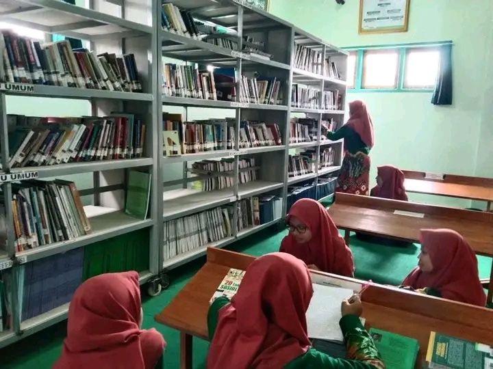 Minim Anggaran, Ketersediaan Buku di Pusda Pamekasan