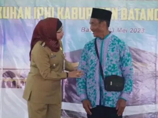 Jamaah Berusia 96 Tahun Berangkat Haji