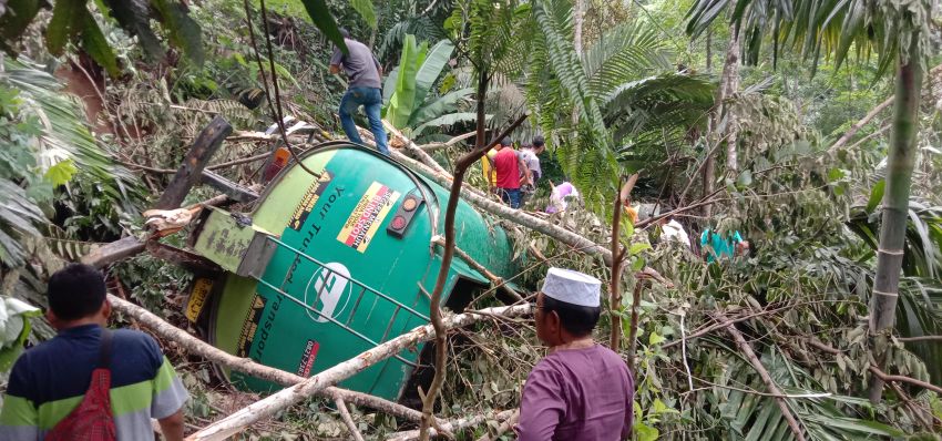 Ini Identitas Korban Truk Tangki CPO Masuk Jurang di Tapsel