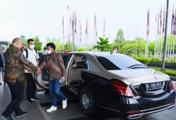 Mobil Mercedes-Maybach Seharga Rp6 Milir yang Sering Dipakai Johnny G Plate Milik Siapa?