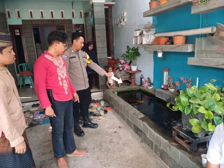 Duh... Balita di Pekalongan Tewas Tenggelam di Kolam Ikan Koi Rumahnya