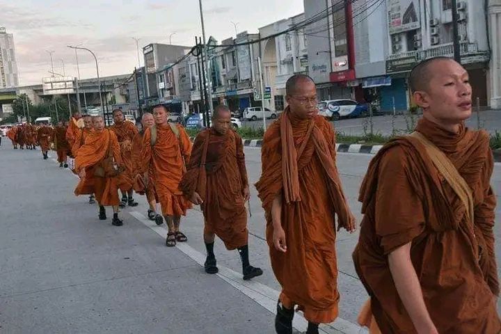 32 Bhiksu Dunia yang Berjalan Kaki akan Menginap di Pemalang